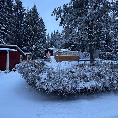 Mysig Stuga I Naevesta Örebro Kültér fotó