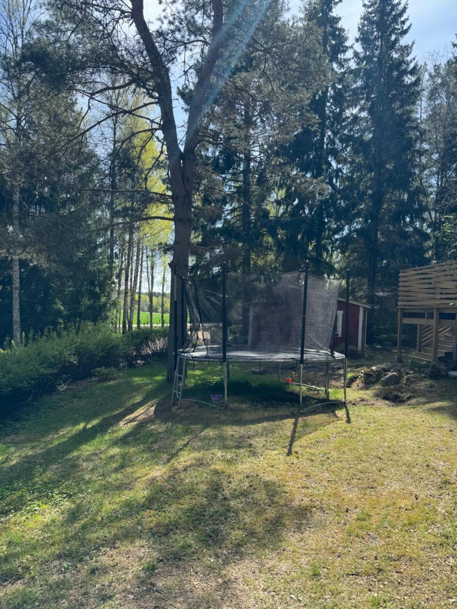 Mysig Stuga I Naevesta Örebro Kültér fotó