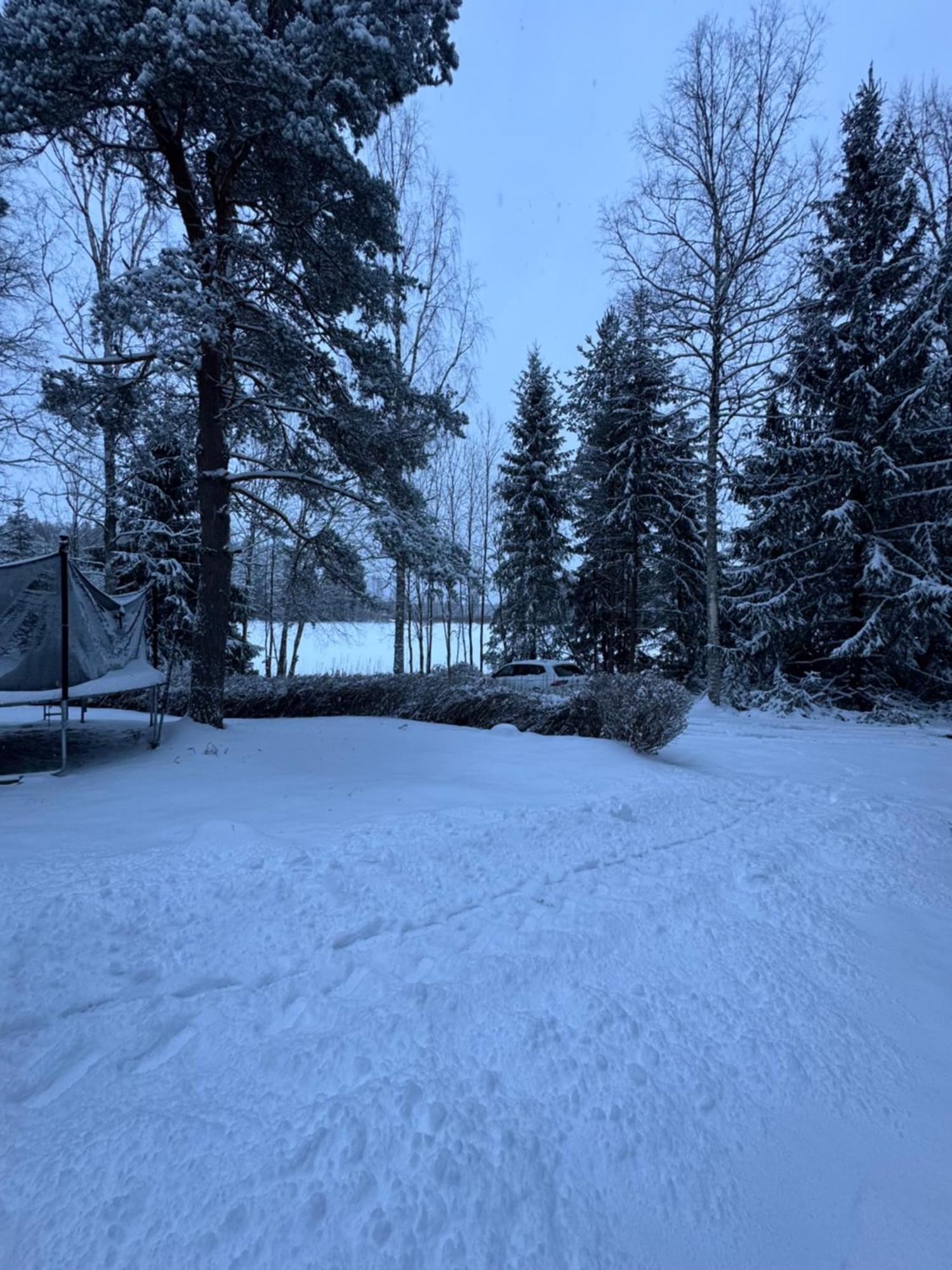 Mysig Stuga I Naevesta Örebro Kültér fotó