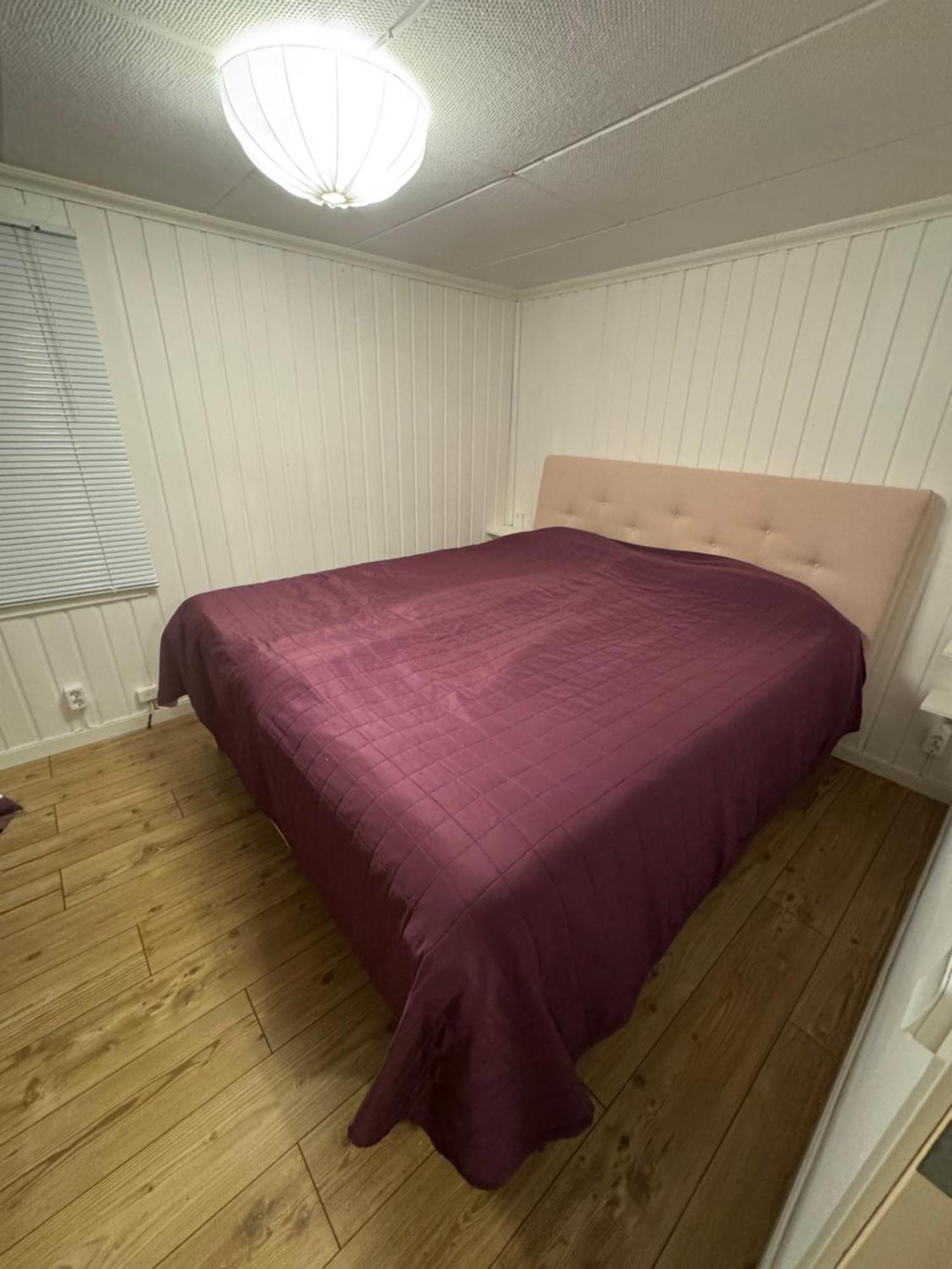 Mysig Stuga I Naevesta Örebro Kültér fotó
